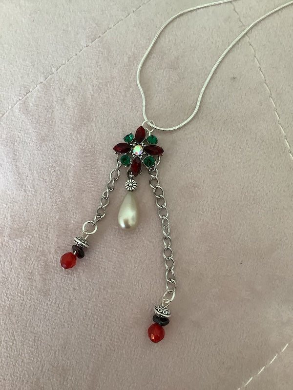 Floral Shape Pendant with Pearl and Beads