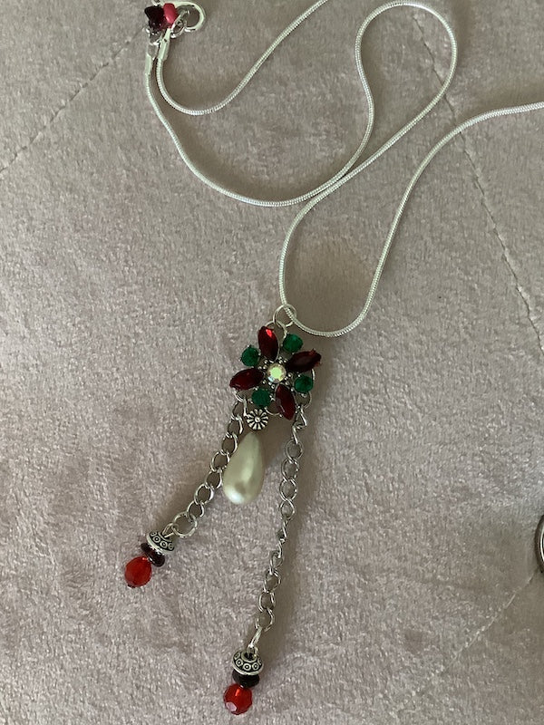 Floral Shape Pendant with Pearl and Beads